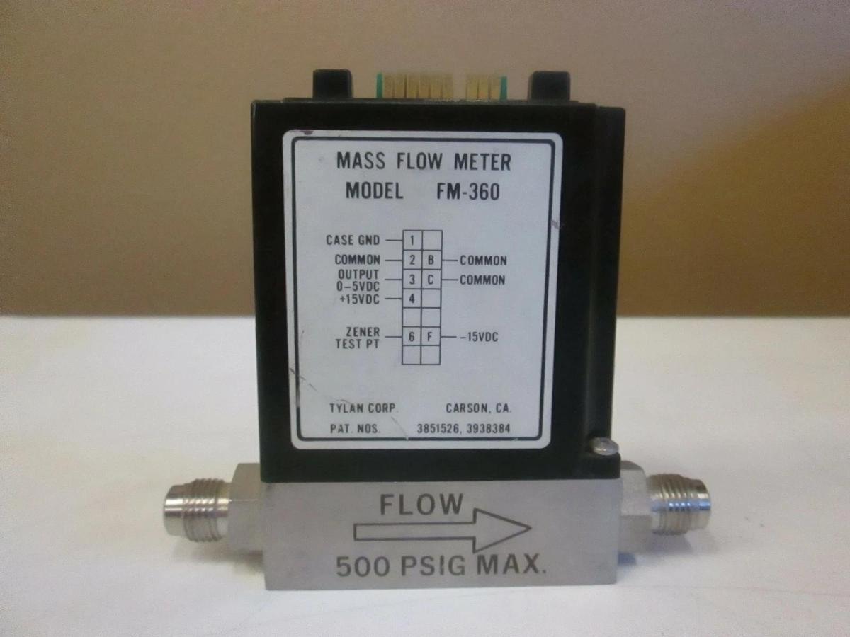 Used Tylan FM-360 Mass Flow Controller MFC, 1000 SCCM, N2, 1/4" MVCR