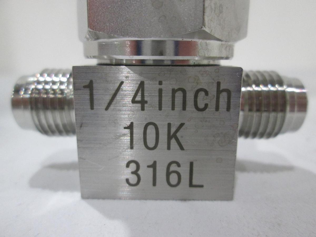 Used Nippon Sanso, 1/4" 10K 316L, Manual Valve, Used