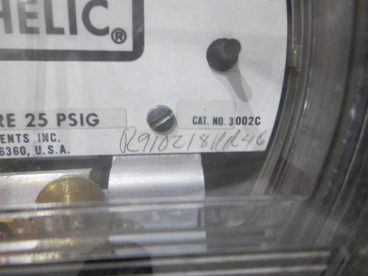 Used Dwyer 3002C Photohelic Gauge 0 to 2", Used