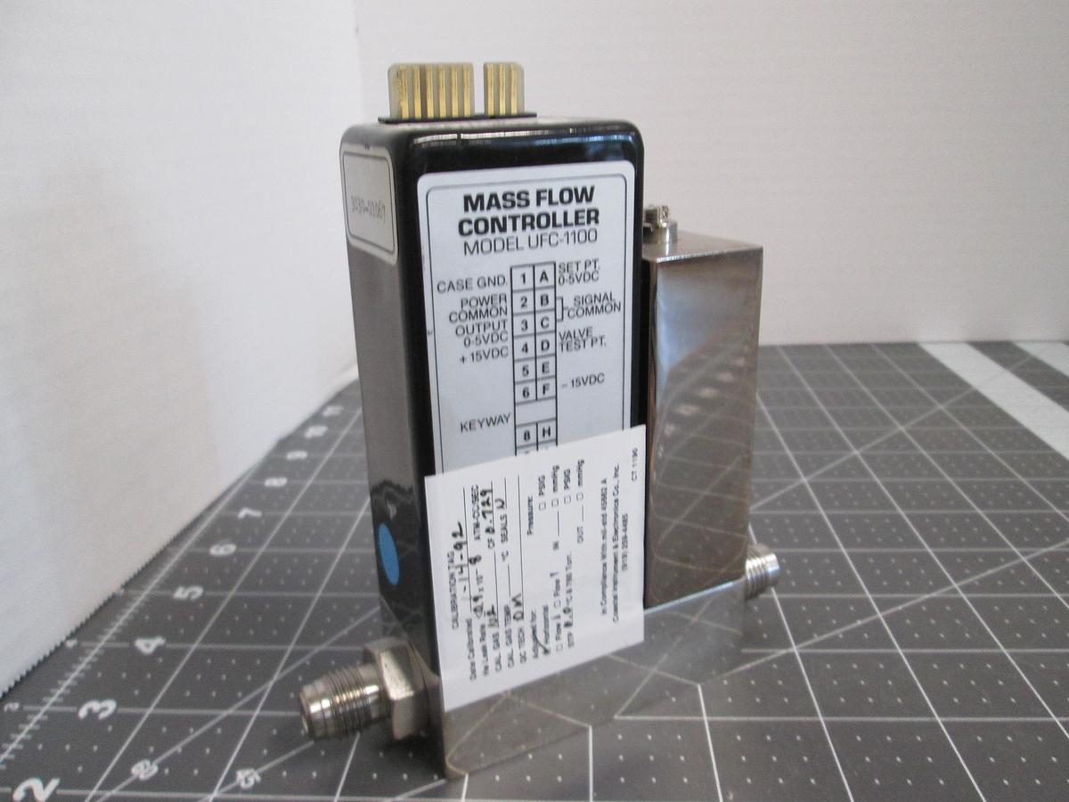Used UNIT Instruments, UFC-1100, Mass Flow Controller 100 SCCM NH3 Ammonia MFC