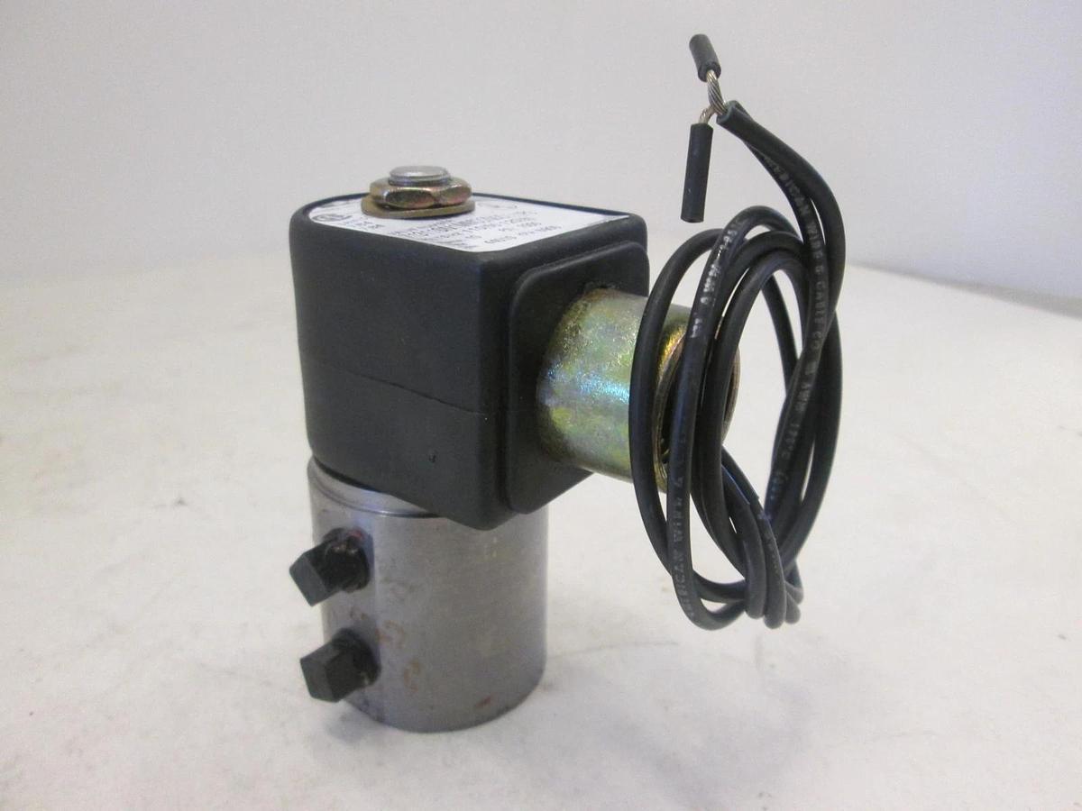 Used Skinner, Solenoid Valve, 7C111P3 31 1SHF7, 7/64 Orifice, 1000 PSI, 110V, Used