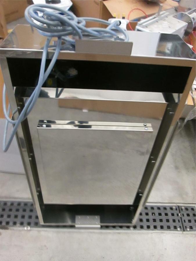Used AAF International, R2E 225 BD 92 09, AstroFan Fan Filter Unit, Used