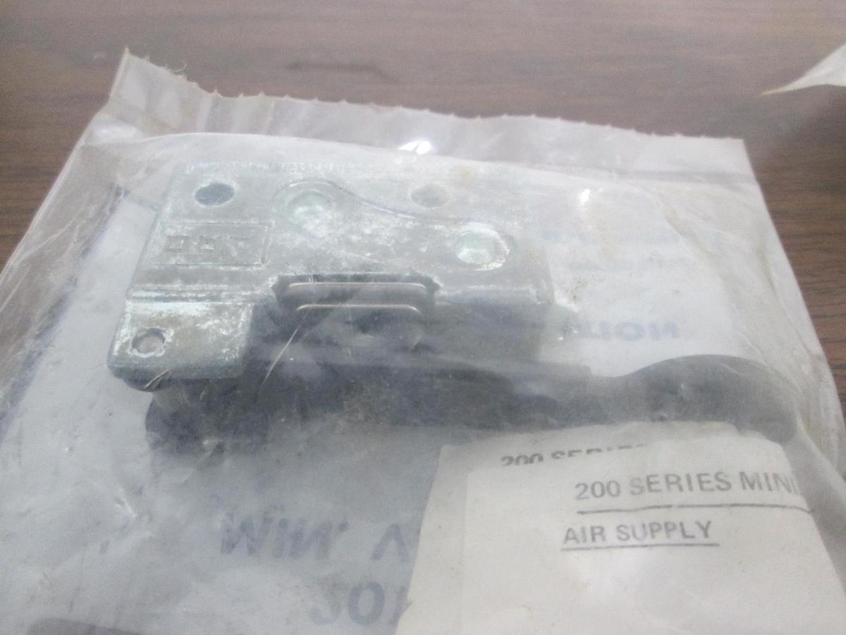 Used ARO, 201-C, Mini Valve, ZX3002, New, Lot of 2
