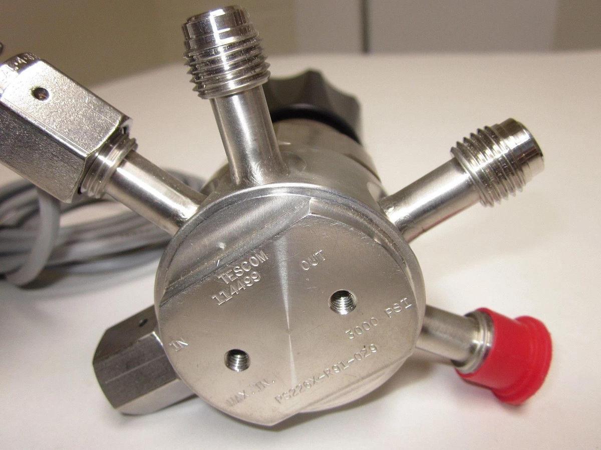 TESCOM PS226X-R91-029 Regulator, 5 port, w/ Span IPS 0-3000 psi