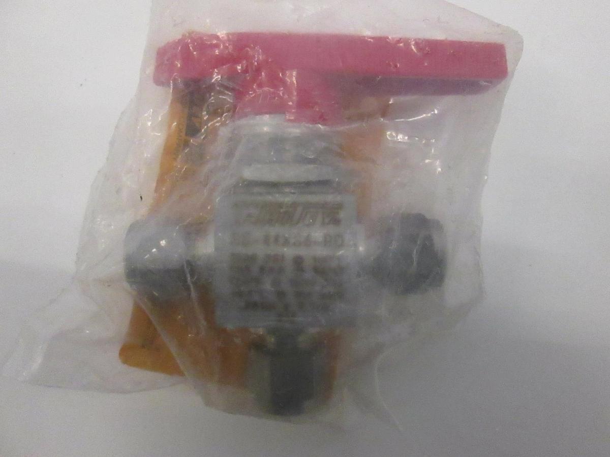 Whitey, SS-44XS4-RD, 3 Way Ball Valve, New