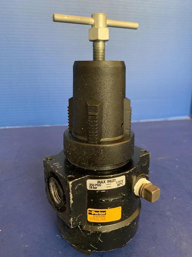 Used Parker 07R213AB Regulator, 250 PSI, Used