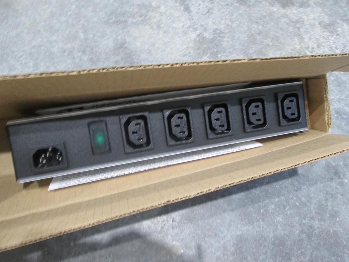 Hammond Manufacturing, 1581T5, Universal P-Bar, 5 Outlet, New