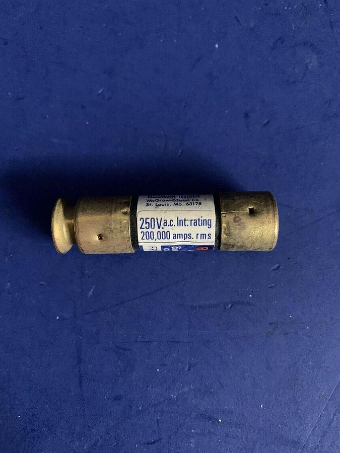 Fusetron FRN-R 2 8/10 Time Delay Current Limiting Fuse 250VAC, Lot of 21