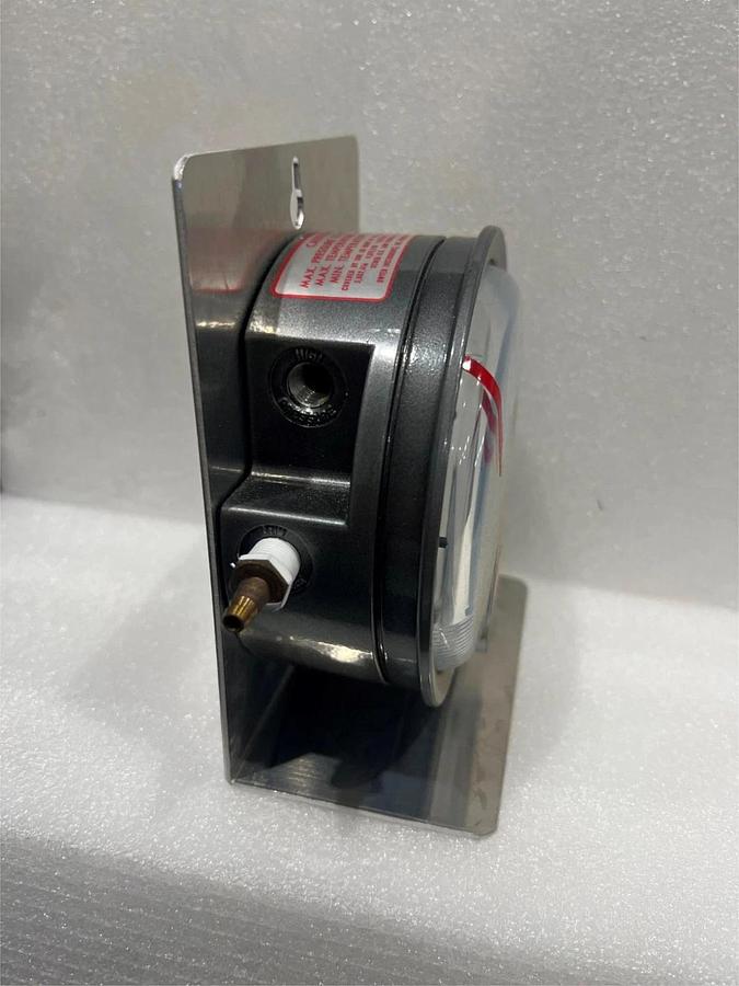 Used Dwyer, Magnehelic Pressure Gauge, 0-2", 2002, Used
