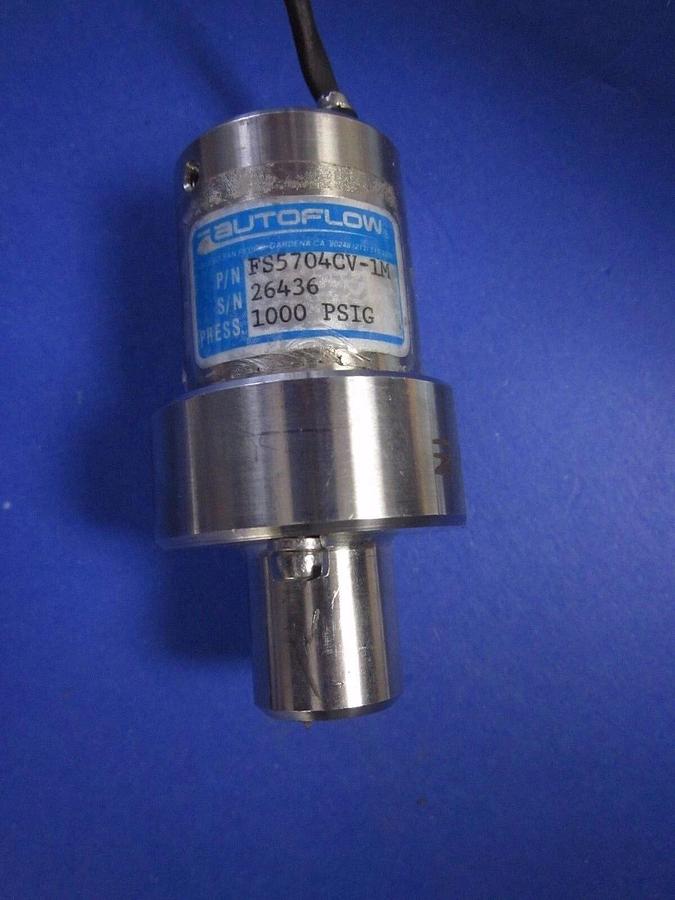 Used Autoflow FS5704CV-8M Adjustable Flow Switch for High Flow Liquid, Viton Seal