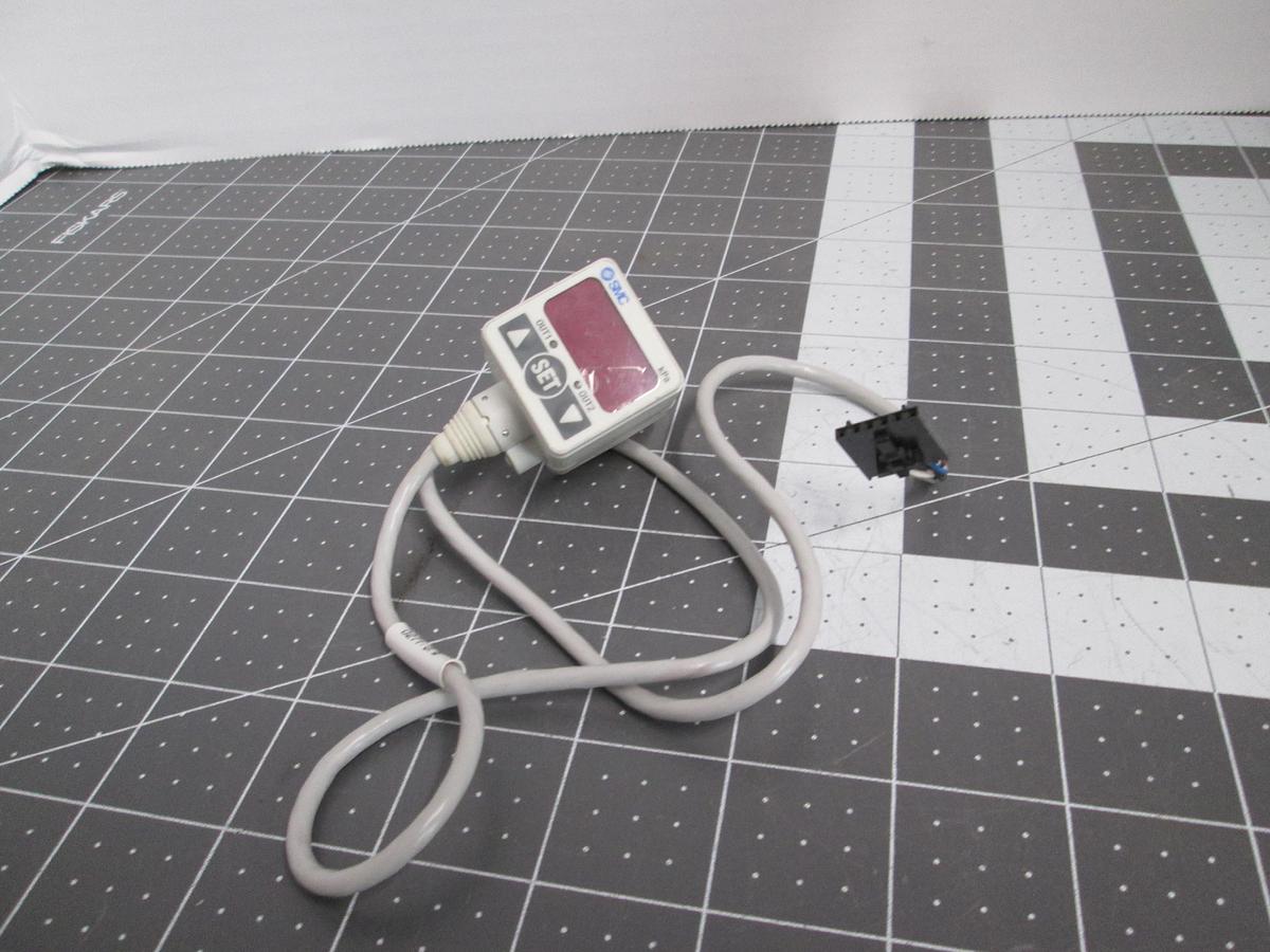 Used SMC ZSE40-T1-22 High Precision Digital Vacuum Pressure Switch 1/8 NPT NPN