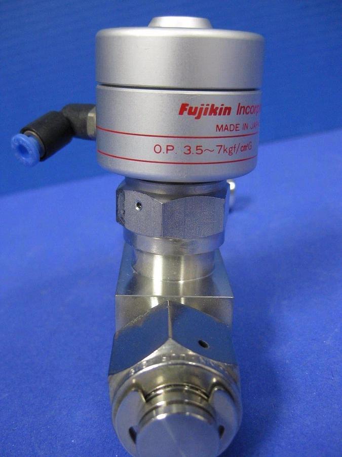 Used Fujikin Valve Assy with 1/2" Tube and Elbow Extention, 1/2" FVCR x 1/2" MVCR