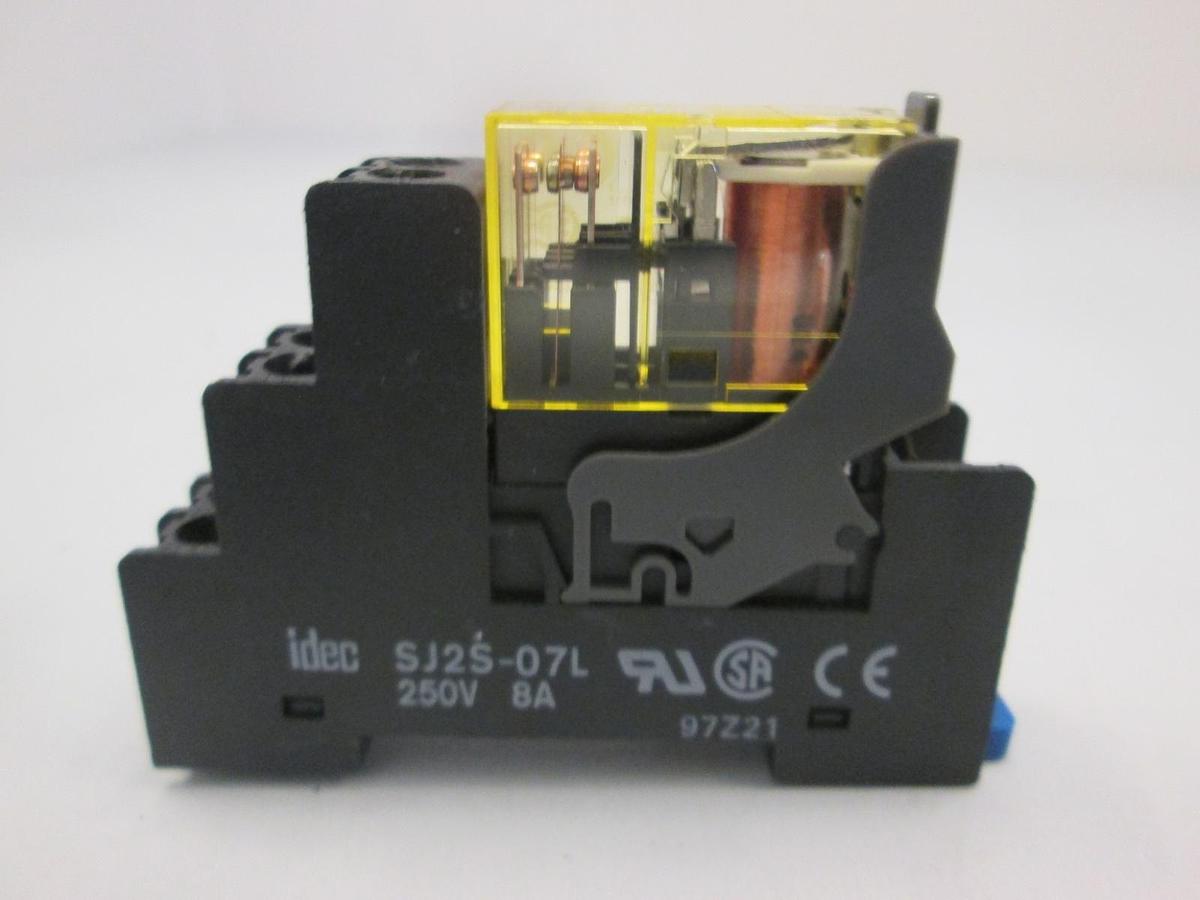 Used IDEC, RJ2S-CL-D24 Relay w/ SJ2S-07L Relay Socket, Used