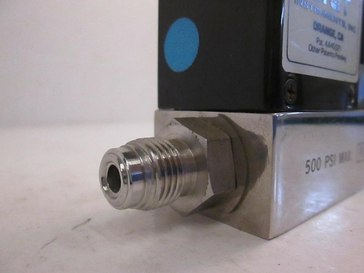 Used Unit UFC-1020A Mass Flow Controller MFC, N2, 500 SCCM