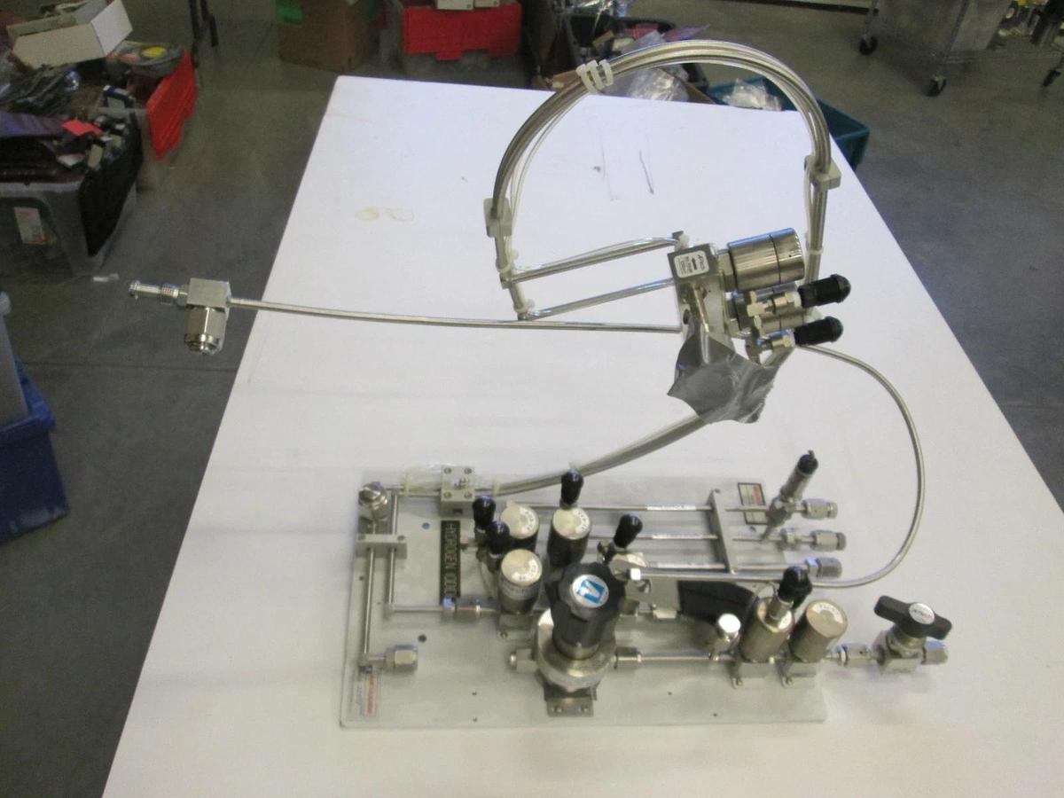 Used Air Liquide High Purity Gas Panel, CGA 330 w/ Pigtail previously used for Hi