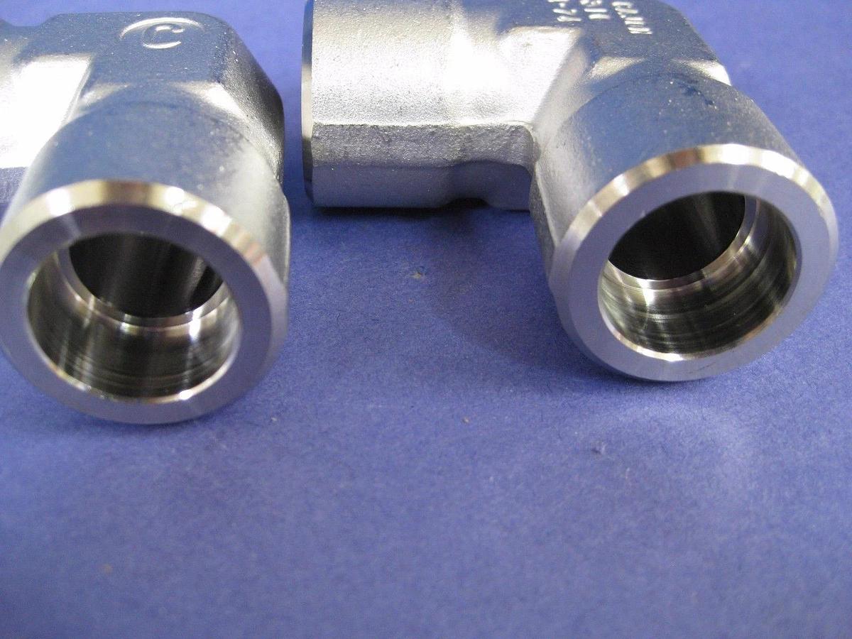Used Swagelok Cajon SS-12-TSW-9, 90° Elbow Fitting, 3/4" Tube Socket Weld, LOT of 2