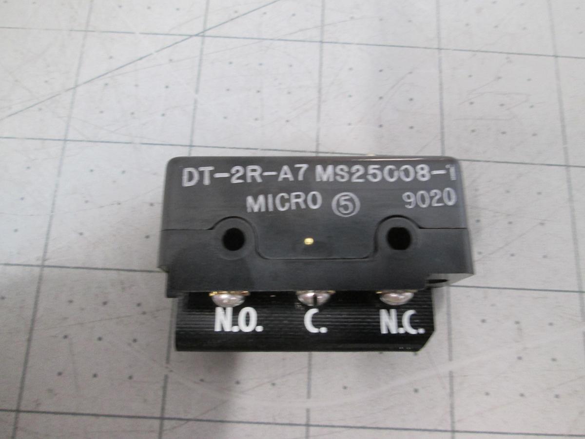 Used Honeywell, MICRO SWITCH, DT-2R-A7, MS25008-1, DPDT Pin Plunger 10A 250VAC
