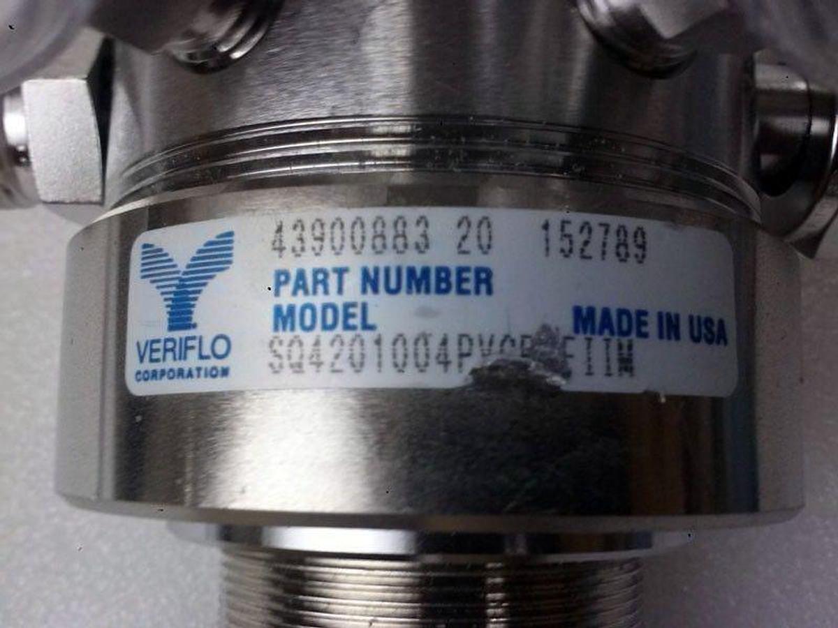 Used Veriflo SQ420E1004PVCR8FIIM Regulator 1/2"MVCR x 1/2"FVCR with Gauges, Used