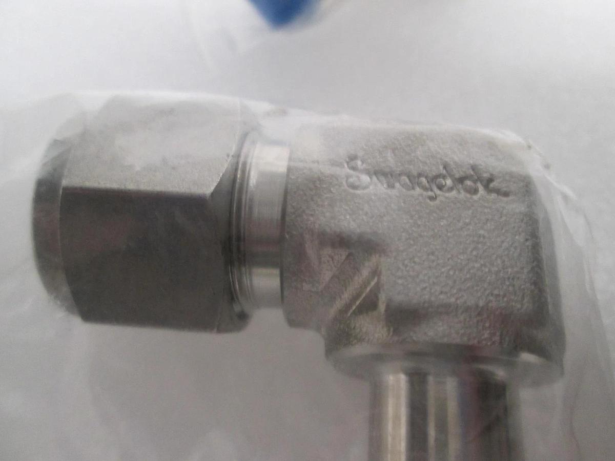 Swagelok, 90 Degree Elbow, Tube Weld w/ 1/2" MVCR, 206-7456, New, Lot of 2
