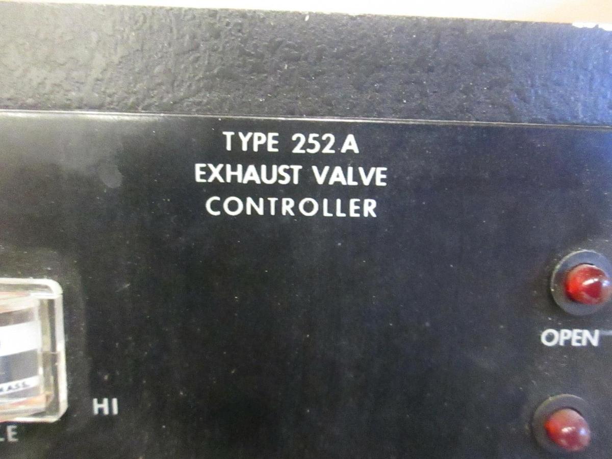 Used MKS Type 252A Controller and MKS Type PDR-C-1B Assembly, Used