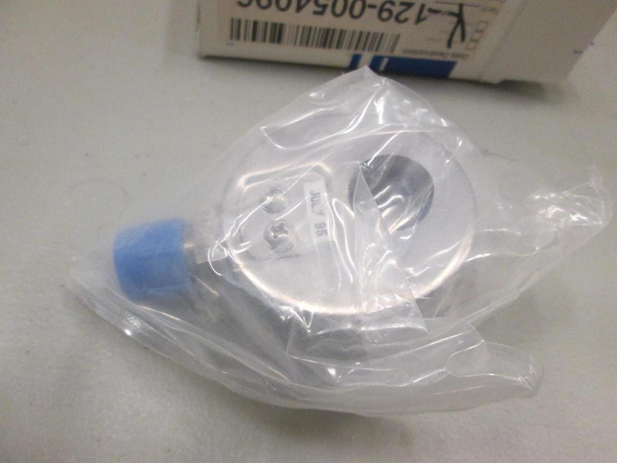 Used Span Instruments Cleanroom Gauge S122-400, 2", Male Face Seal, Stem Mount
