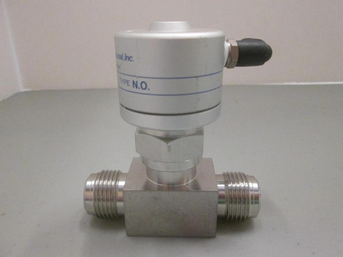 Used Fujikin, 3.5-7kgf, N.O. Pneumatic Valve, 1/2" MVCR, Used