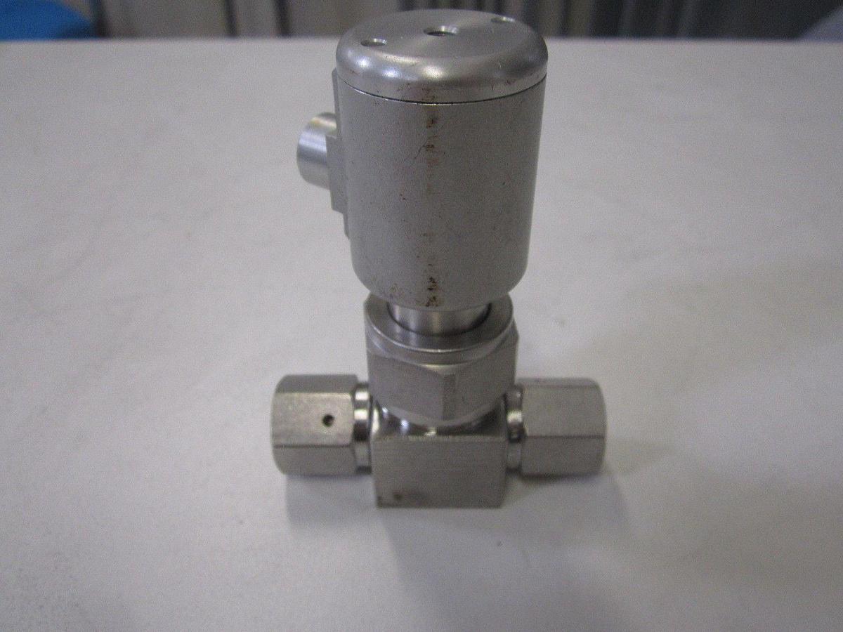 Used Swagelok SS-BNV51-2C Bellows Sealed Valve, 1/8-27 NPT Inlet, 1/4" FVCR
