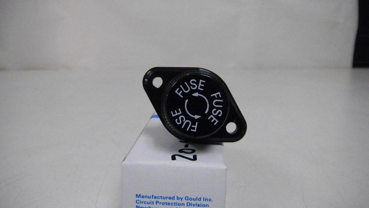Used Panel Mount Fuse Holder, GPM-B, 30A, 600AC, New