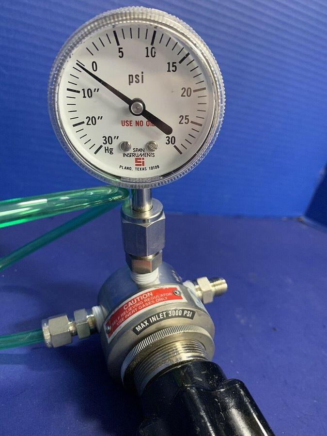 Used Veriflo IR401S-4P8-4-PM-SR Regulator, 1/4"M Swagelock, w/ Gauge, Used