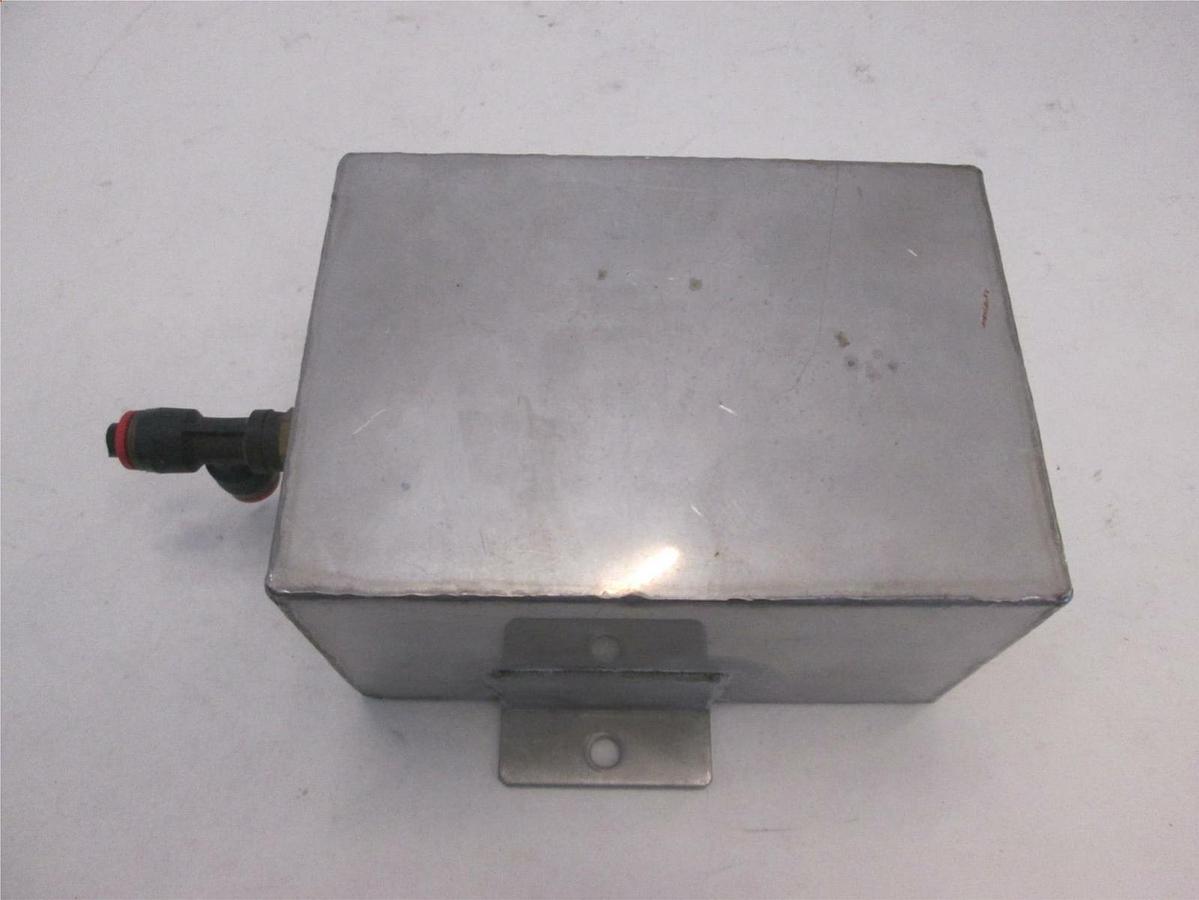 Used Stainless Steel Vacuum Reservoir, 3" x 4" x 6" w/ 2 Fittings, Used