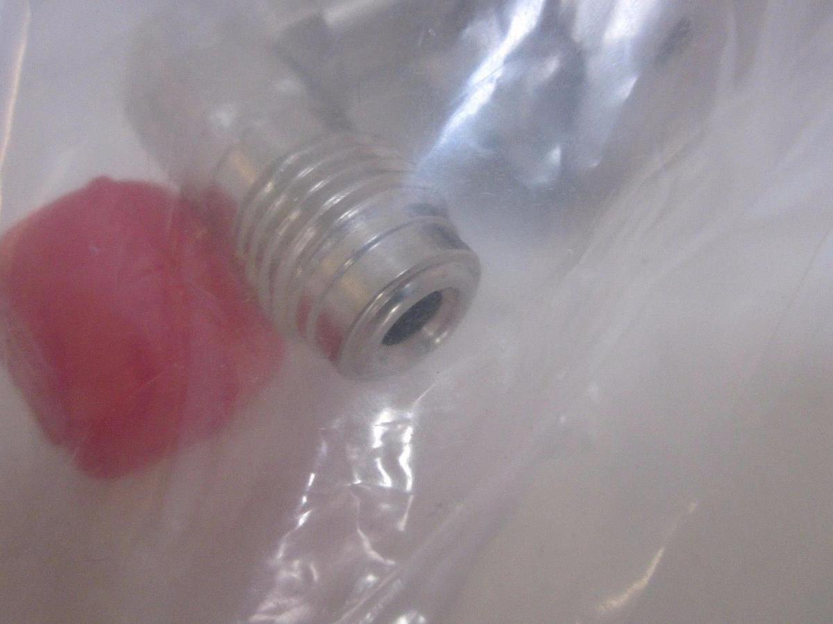 Tescom 64-2642KT690-117, Pressure Regulator - 2 Port, 600 psi, Male VCR Elbow
