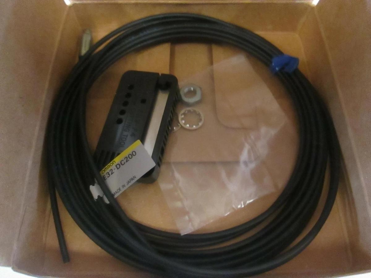 Omron, E32-DC200, Photoelectric Switch, New