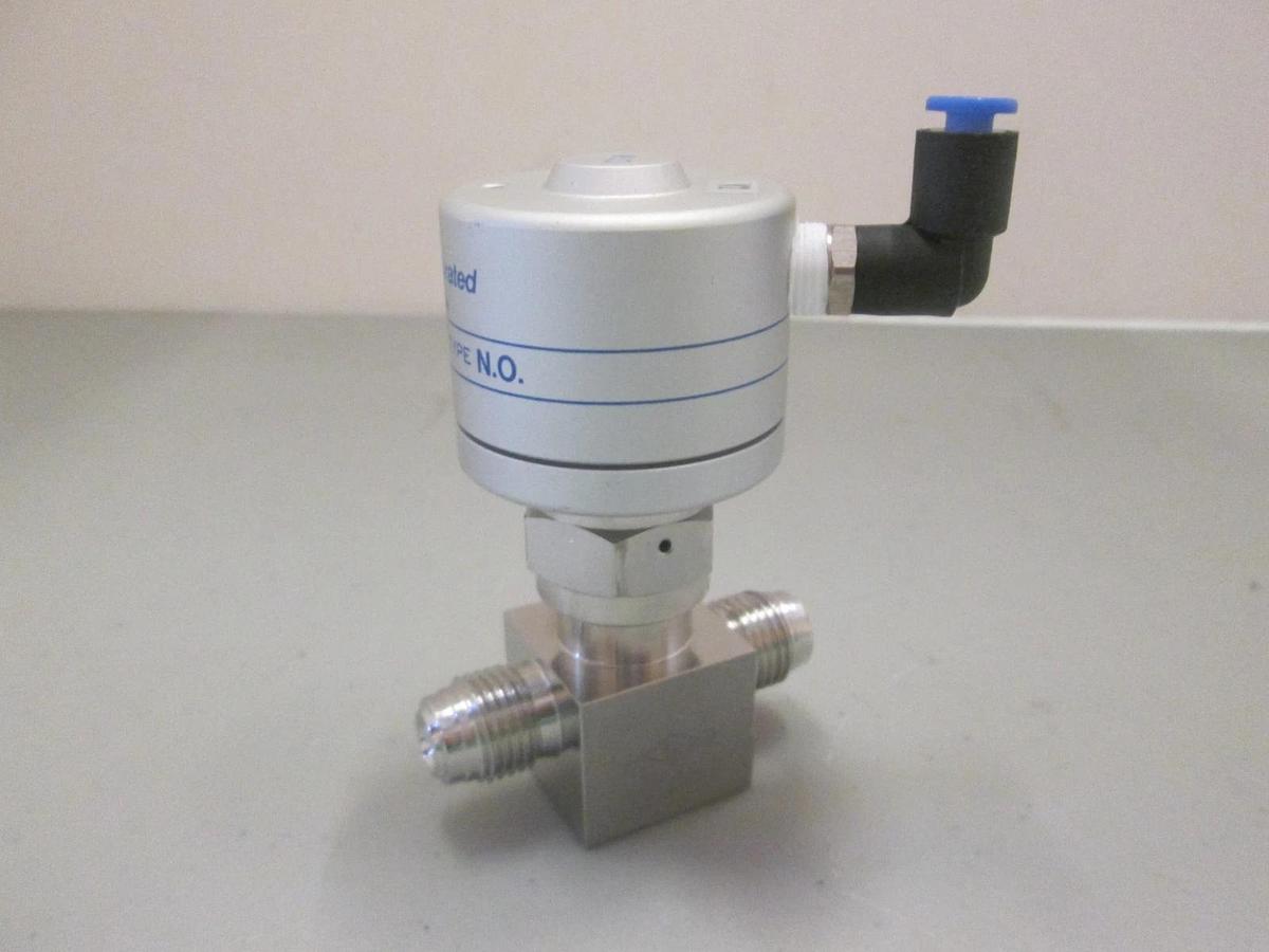 Used Fujikin, 3.5-7kgf, N.O. Pneumatic Valve, 1/4" MVCR, Used