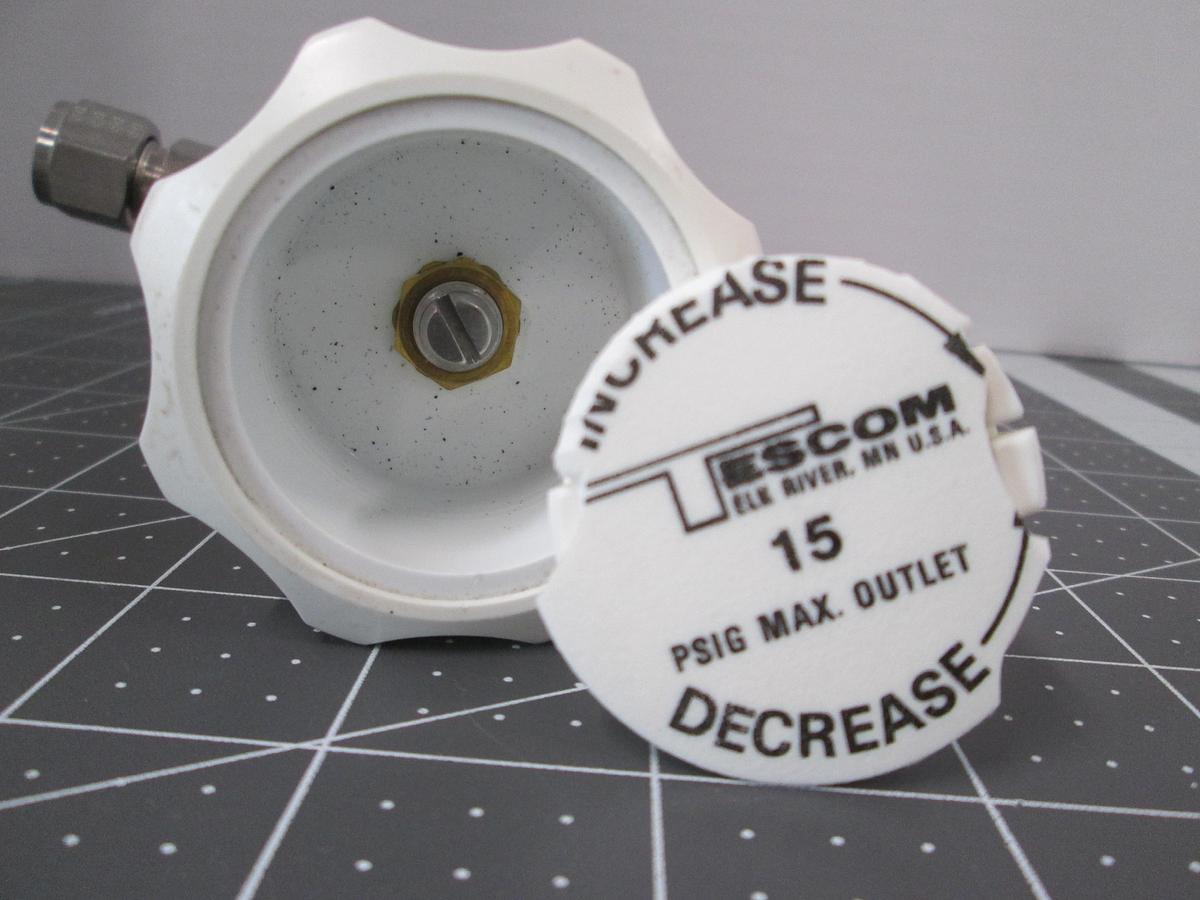 Used TESCOM, High Purity Gas Pressure Regulator 120PSI, 1566018900-006