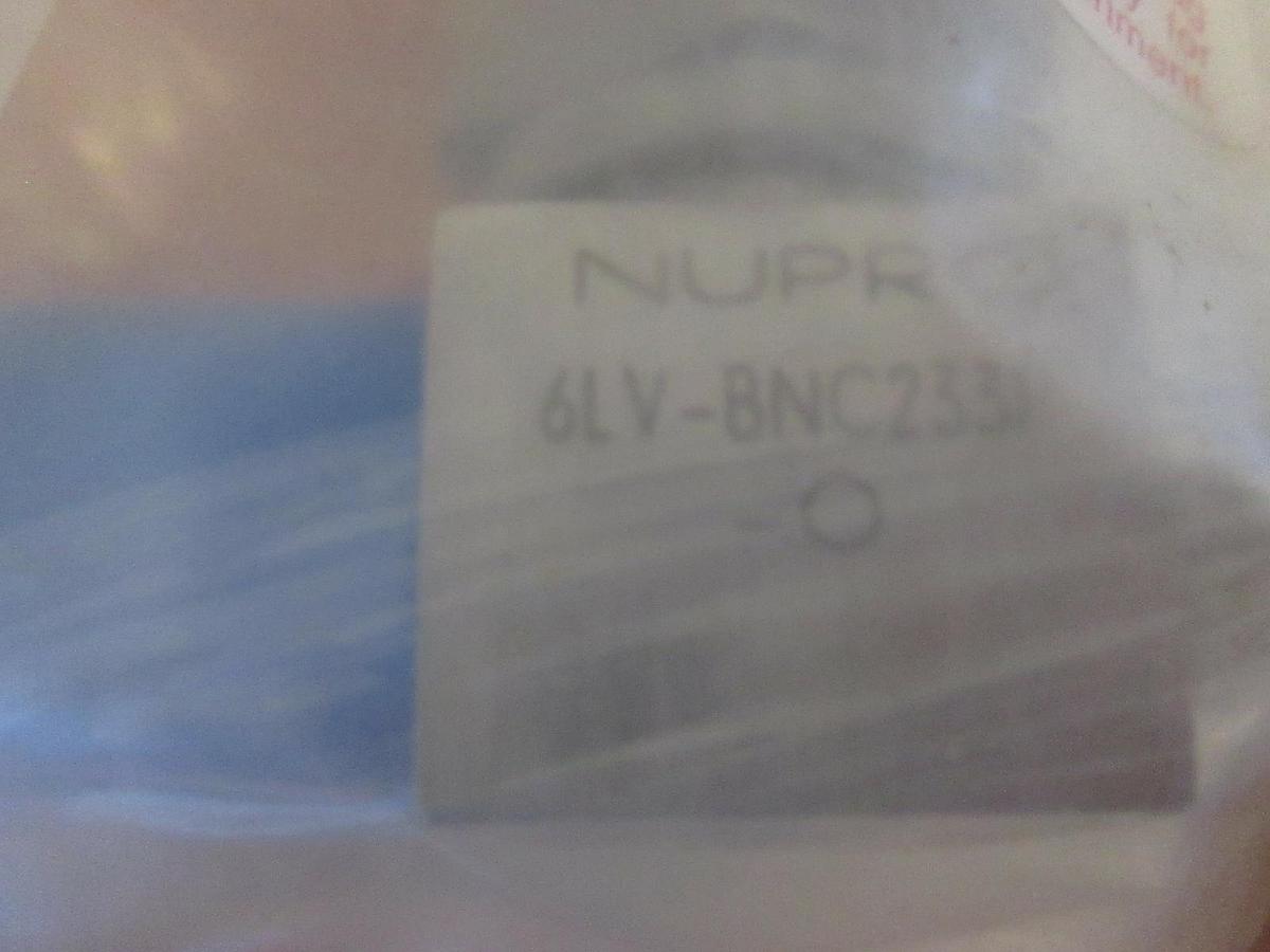 Used Nupro 6LV-BNC233P-O 3 Way Bellows Diaphragm Valve, New