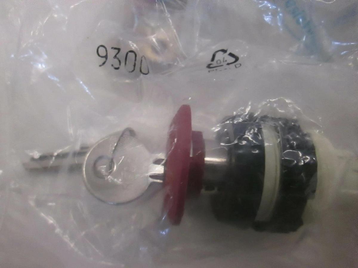 Festo, Push Button Switch w/Key, 9300, New, Lot of 8