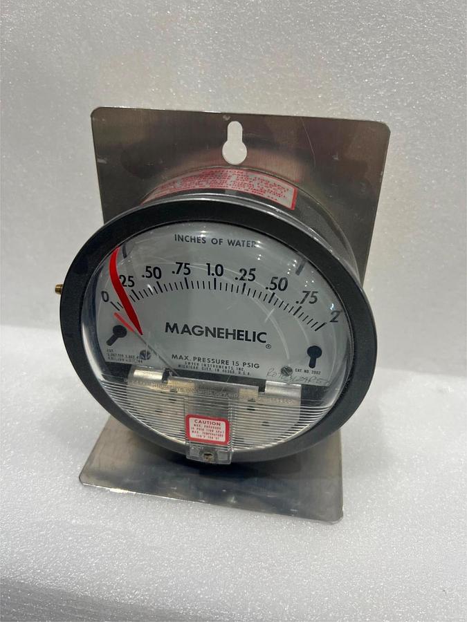 Used Dwyer, Magnehelic Pressure Gauge, 0-2", 2002, Used