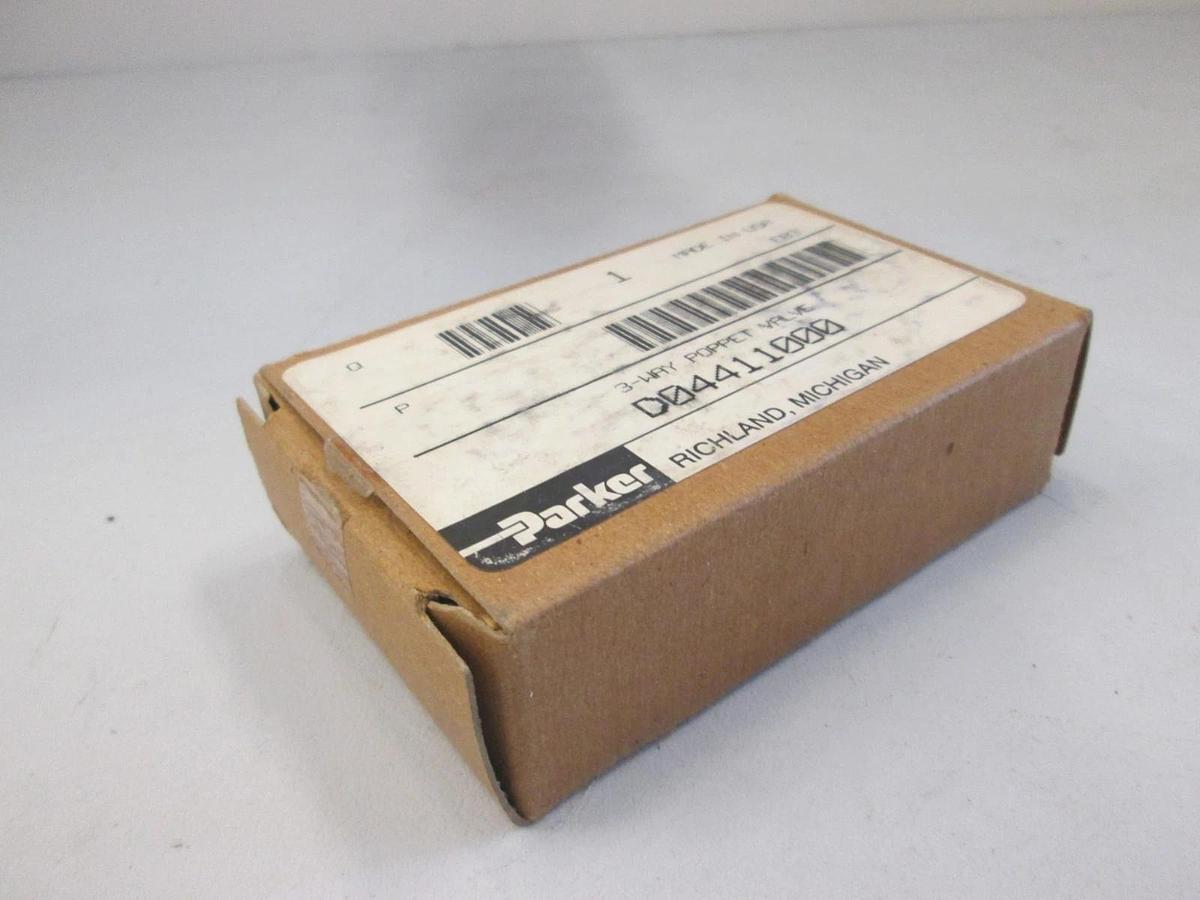 Parker, D04411000, 3 Way manual Poppet Valve, New
