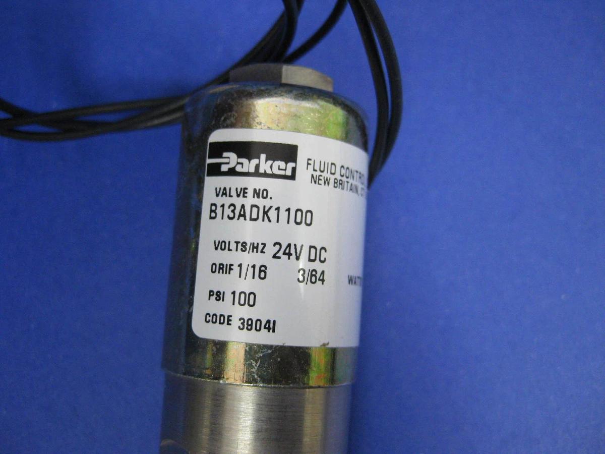 Used Parker Skinner B13ADK11001 3 Way Direct Acting Solenoid Valve, 24 VDC, New