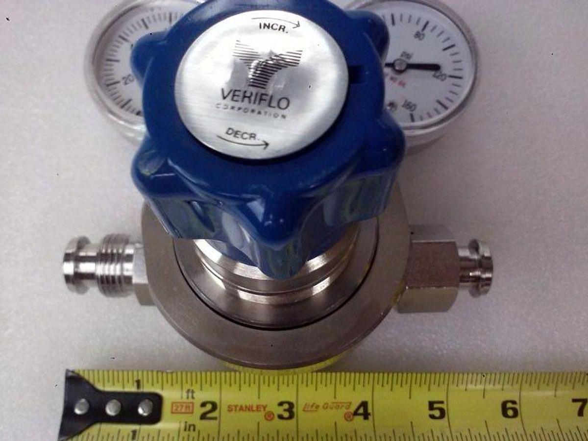 Used Veriflo SQ420E1004PVCR8FIIM Regulator 1/2"MVCR x 1/2"FVCR with Gauges, Used