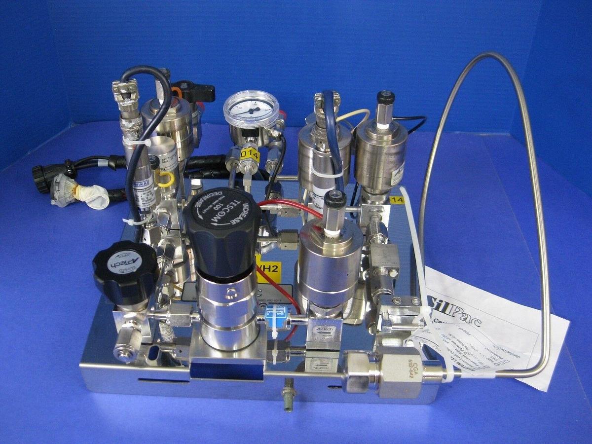 Used Praxair SilPac UP6 Gas Panel, PH3/H2, high purity Refurbished
