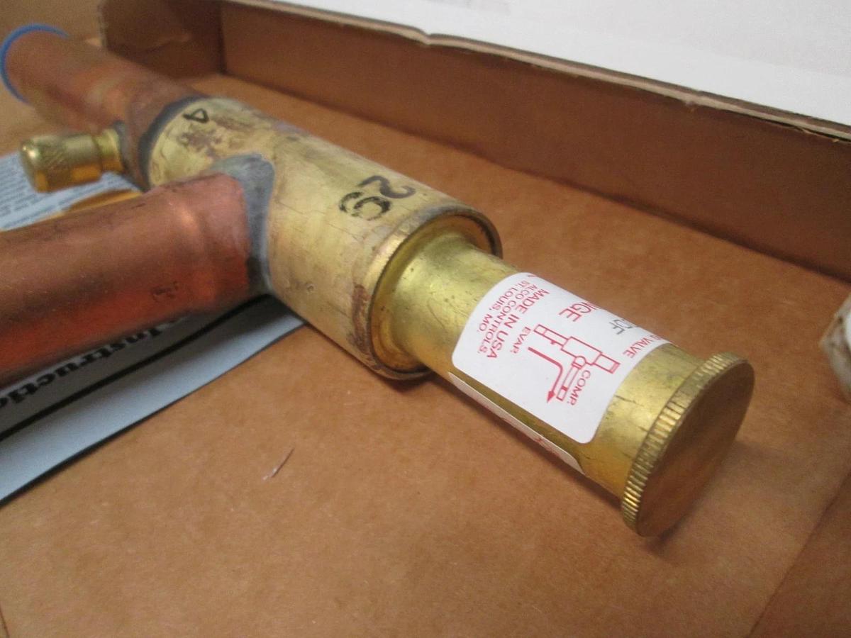 Alco, Pressure Regulator, 7/8" Inlet and Outlet, Angle Style, PR-6. New