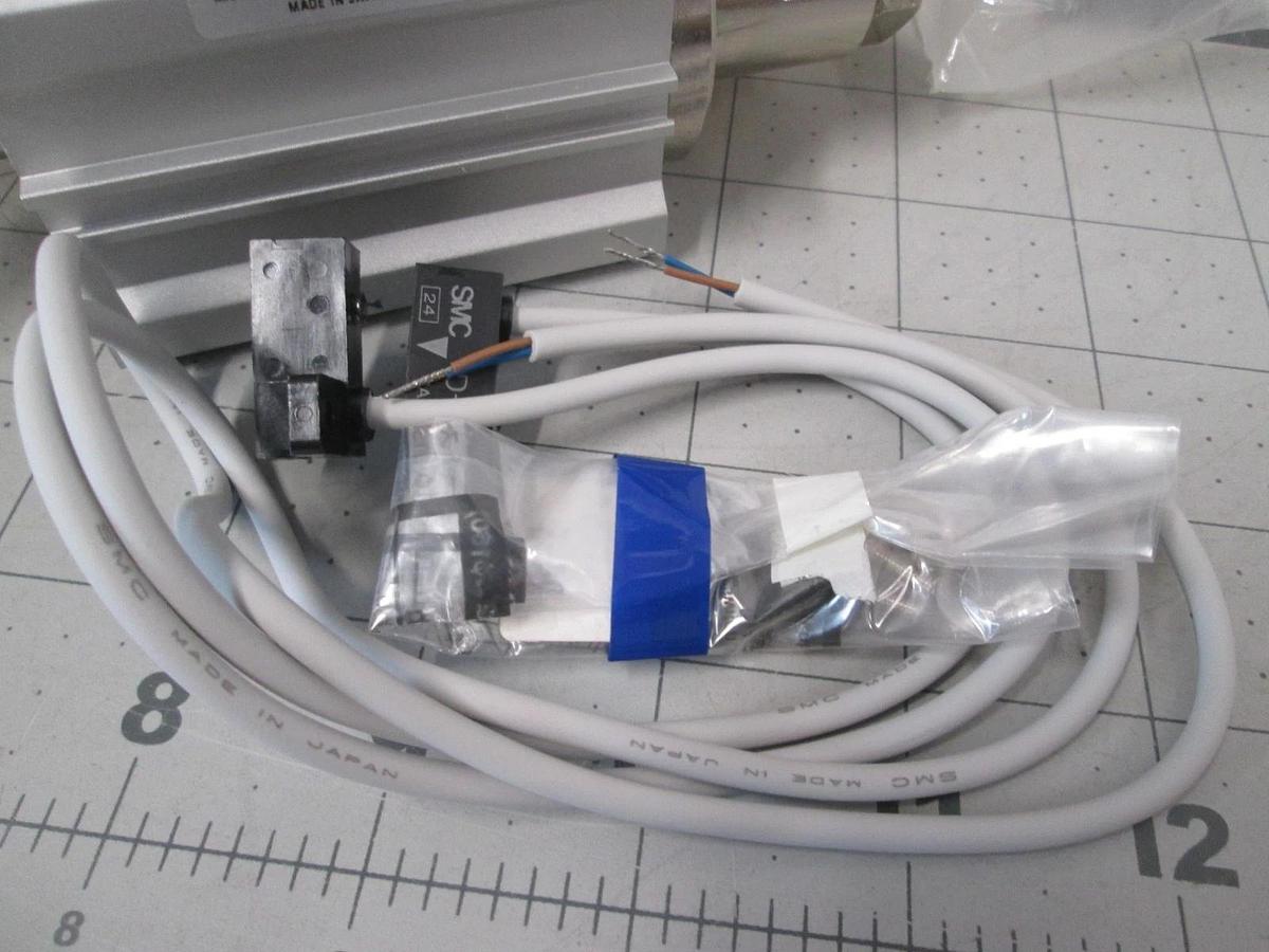 SMC, CDQ2B40D-P757-20, Pneumatic Cylinder, 16mm Shaft, New