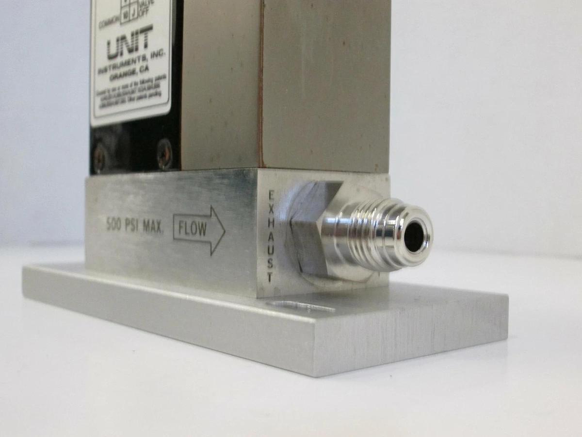 Used Unit UFC-1200A Mass Flow Controller MFC, N2, 2 SLM, 1/4" Male