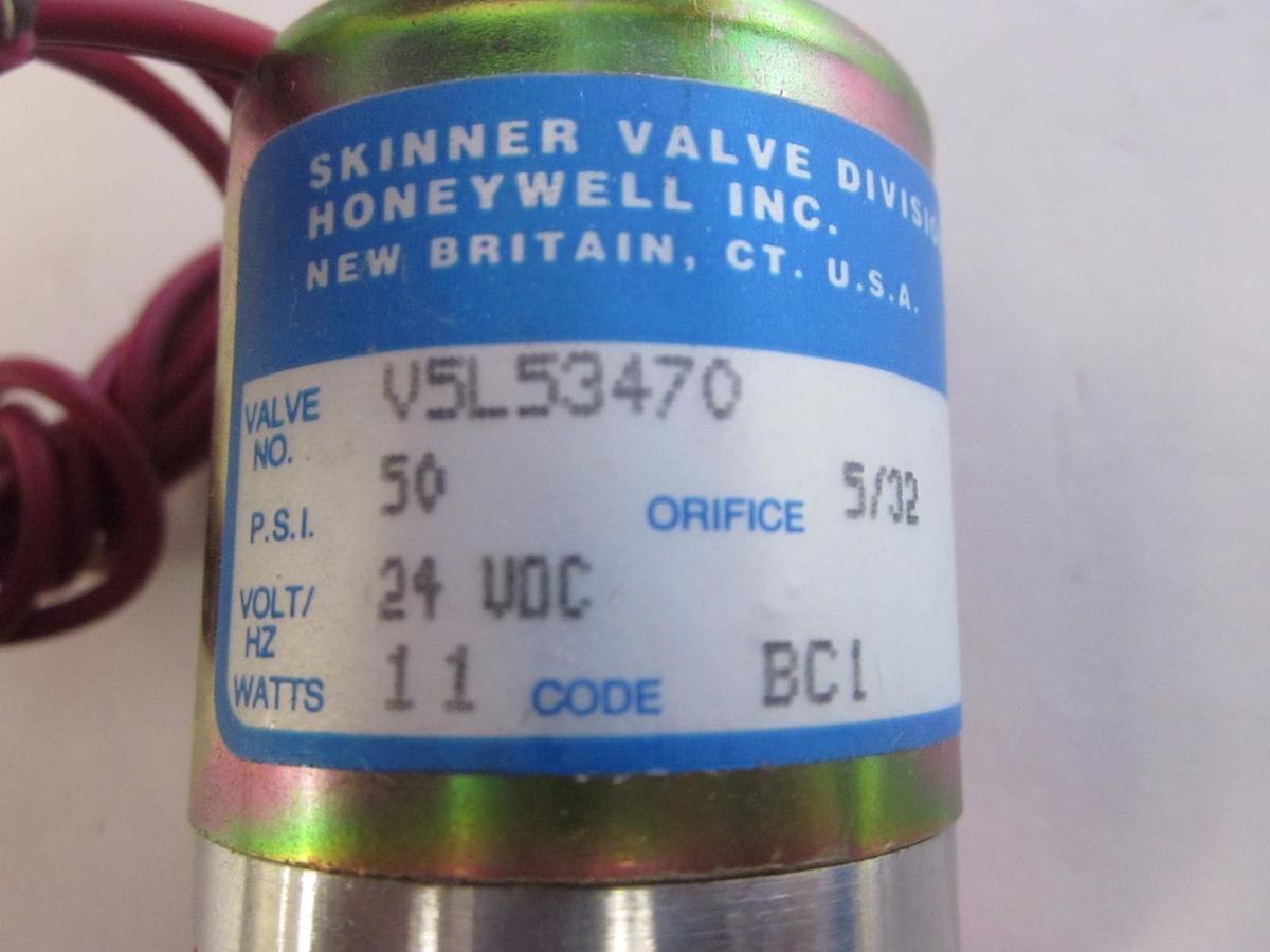 Used Skinner / Honeywell V5L53470 Solenoid Valve, 1/4 NPT, 50PSI, Orifice: 5/32, NIB