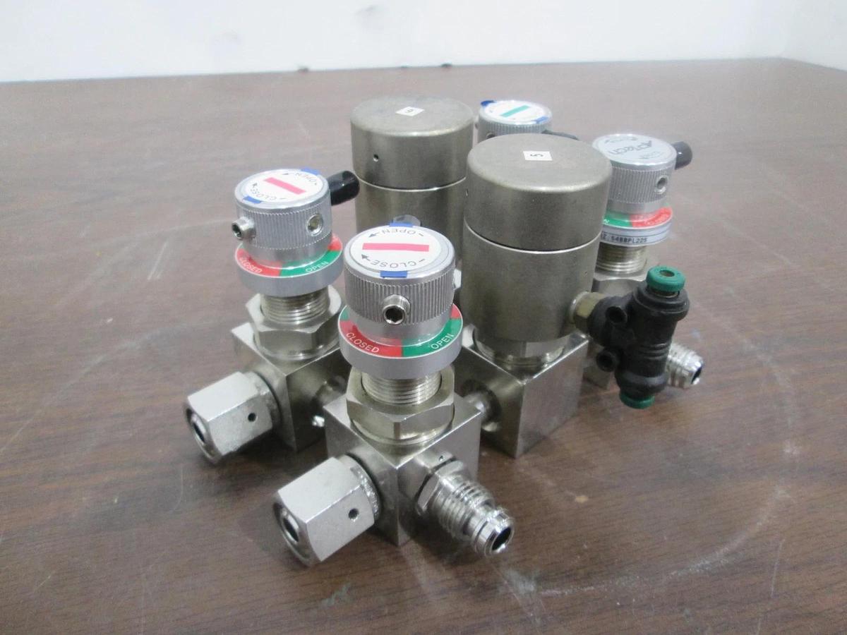 Used APTech AP4625 (4) Manual Diaphragm Valve Manifold Assy w/ 2 Valves, Used
