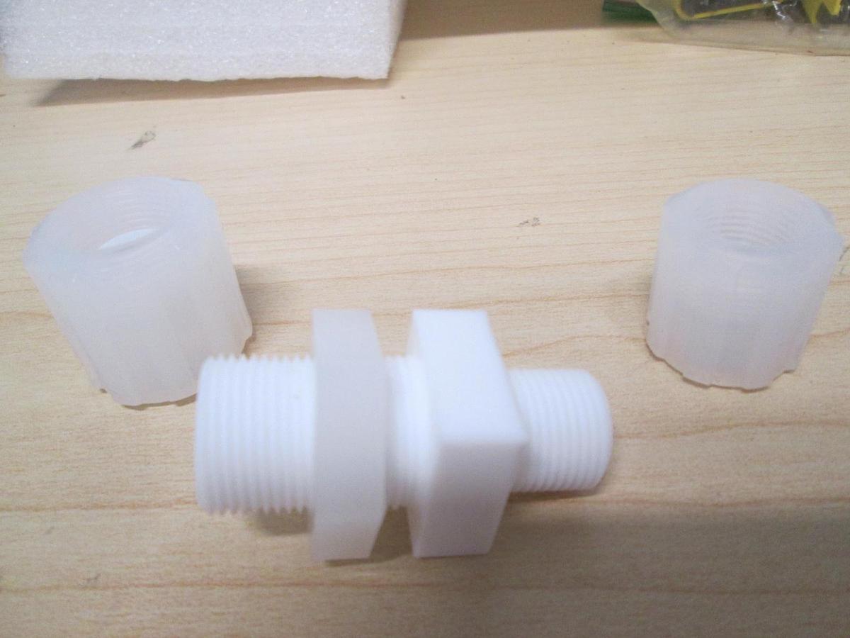 Used Parker, SCR-86-P, Bulkhead Union 1/2 x 3/8 ODT, TFE, 206-999-0522, New, Lot of 2