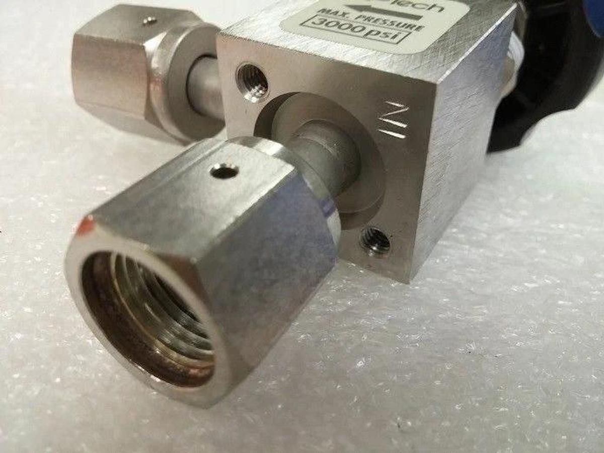 Used Aptech AP3600S 2PWB FV4 FV4 P High Purity Valve 1/4" FVCR, Bottom Port, Used
