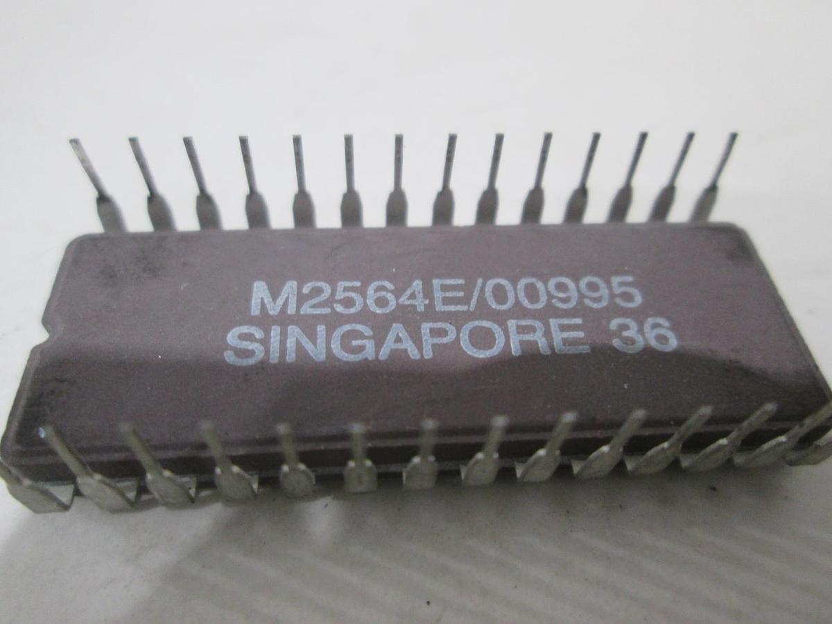 Texas Instruments, M2564E/00995, Integrated Circuit, Used