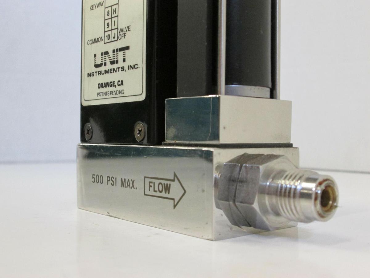 Used Unit UFC-1020 Mass Flow Controller MFC, N2, 500 SCCM, 1/4" Male
